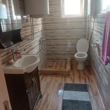 Dukat 3 아파트 소코 반자